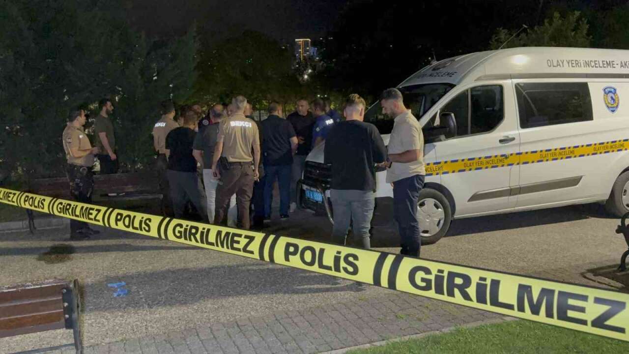 Emekli Polis Millet Bahçesinde T*banc*yla Hayatına Son Verdi
