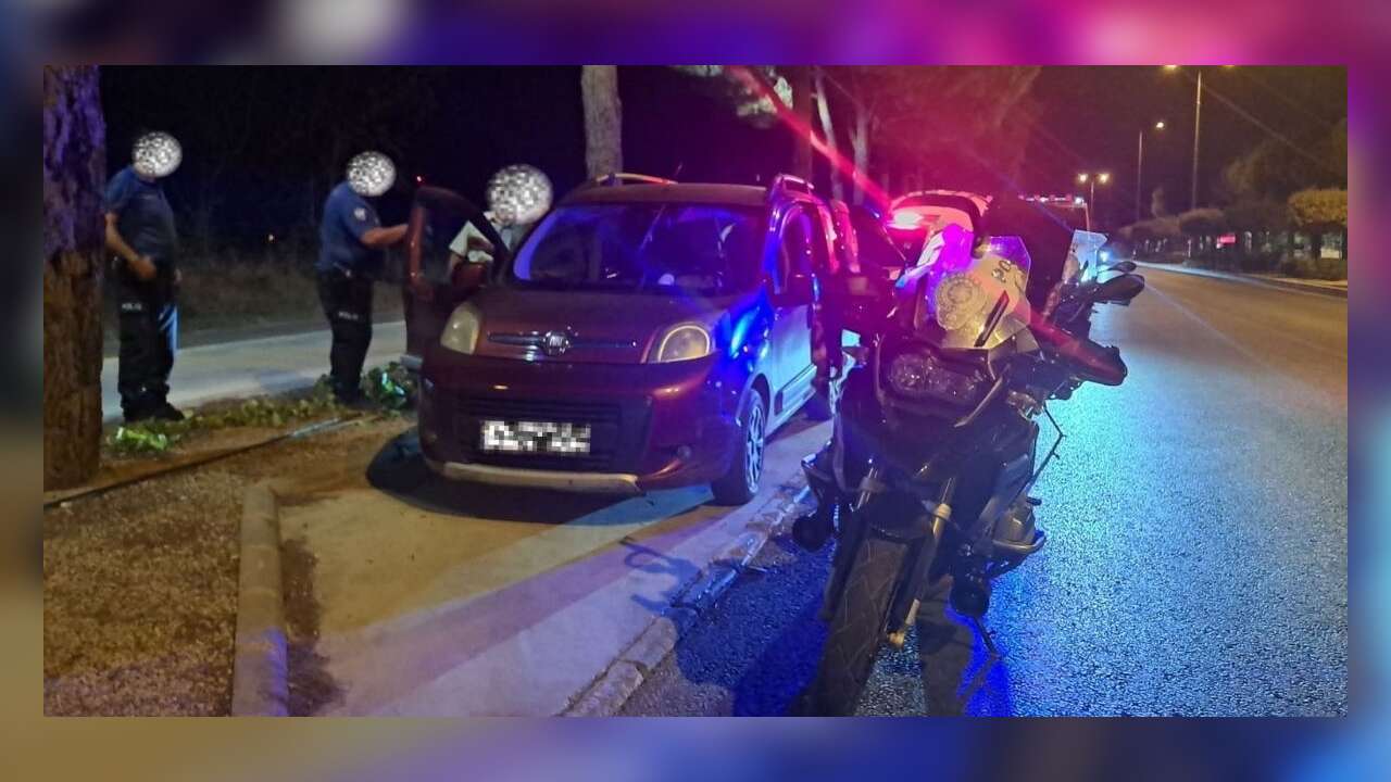 Muğla'da Aracını Bırakıp Kaçan Alkollü Sürücüyü Yunus Ekipleri Yakaladı