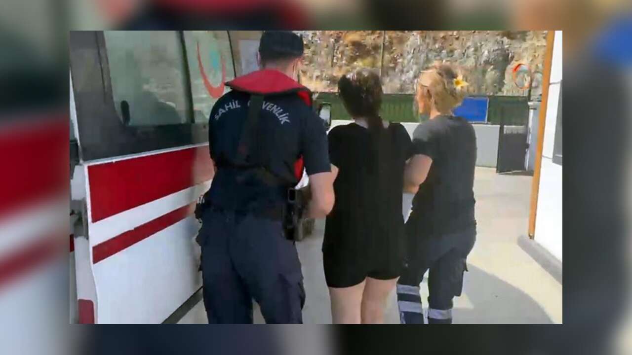 Fethiye Açıklarında Rahatsızlanan Yolcu Sahil Güvenlik Ekiplerince Tahliye Edildi