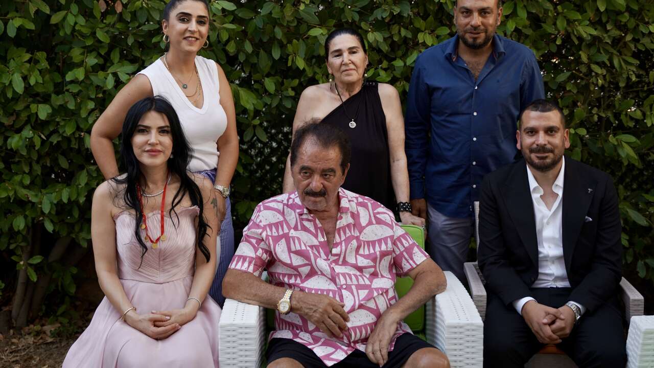 İbrahim Tatlıses Muğla’da: Manevi Kızına İsteme Töreninde Beşi Bir Yerde Taktı