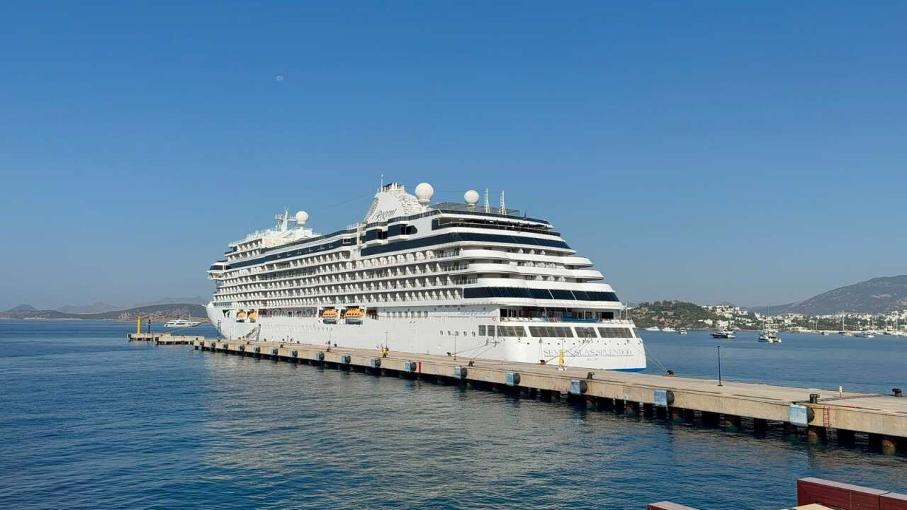 Ultra Lüks Süitleriyle Dünyaca Ünlü Seven Seas Splendor, Amerikalı VIP Yolcularıyla Bodrum'da