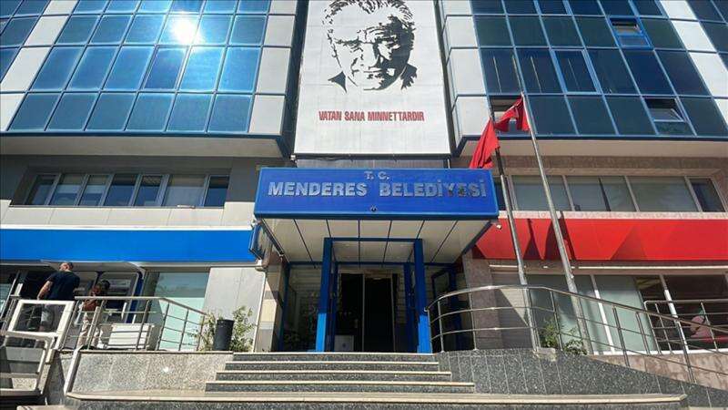 Menderes Belediyesine Rüşvet Operasyonu: Belediye Başkanı Dahil 13 Gözaltı