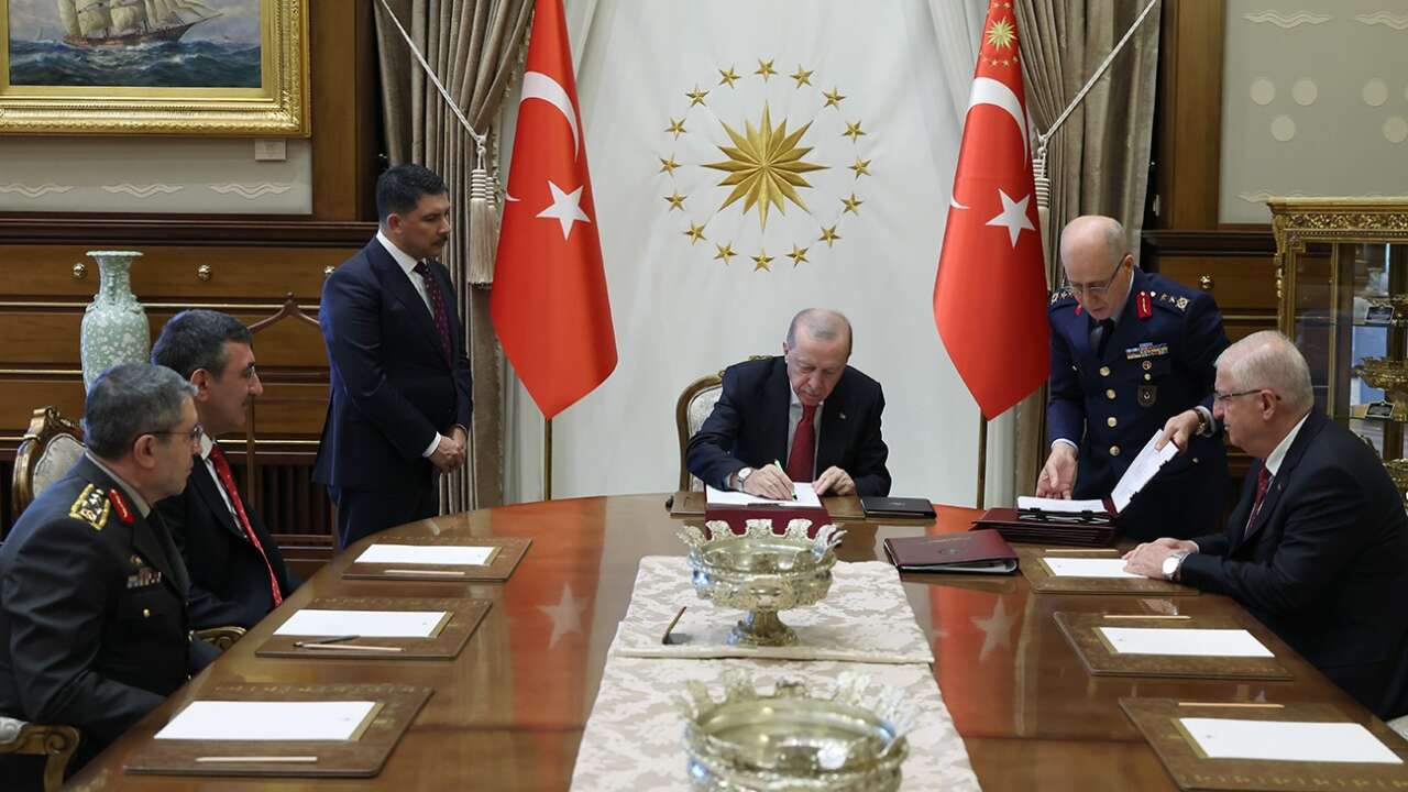 YAŞ Kararları Açıklandı: 25 General ve Amiral Terfi Etti, 69 Albay Generalliğe Yükseldi