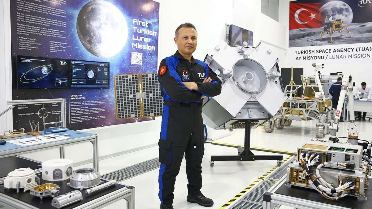 Türkiye'nin İlk Astronotu Alper Gezeravcı Tuğgeneralliğe Terfi Etti
