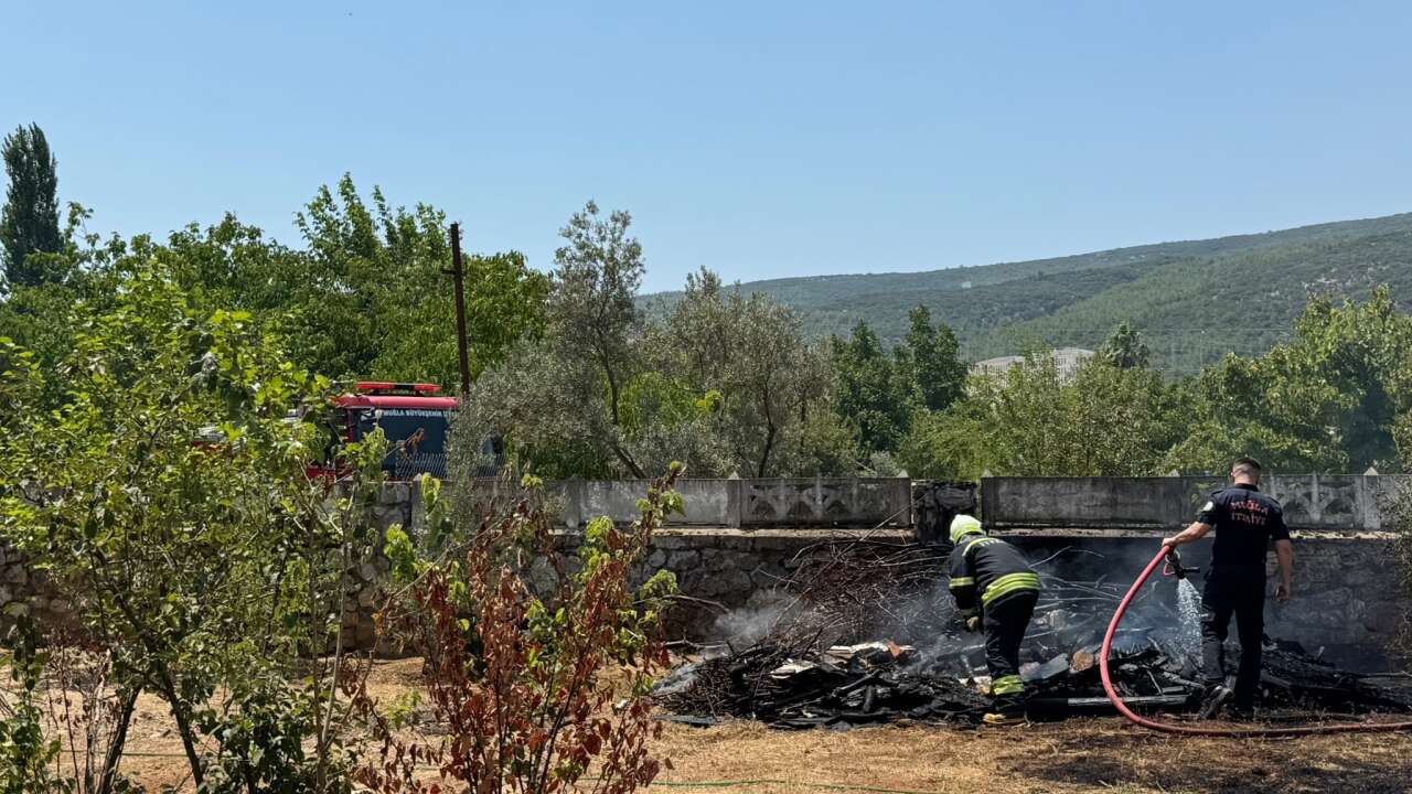Menteşe’de Bir Evin Bahçesinde Çıkan Yangın Korkuttu