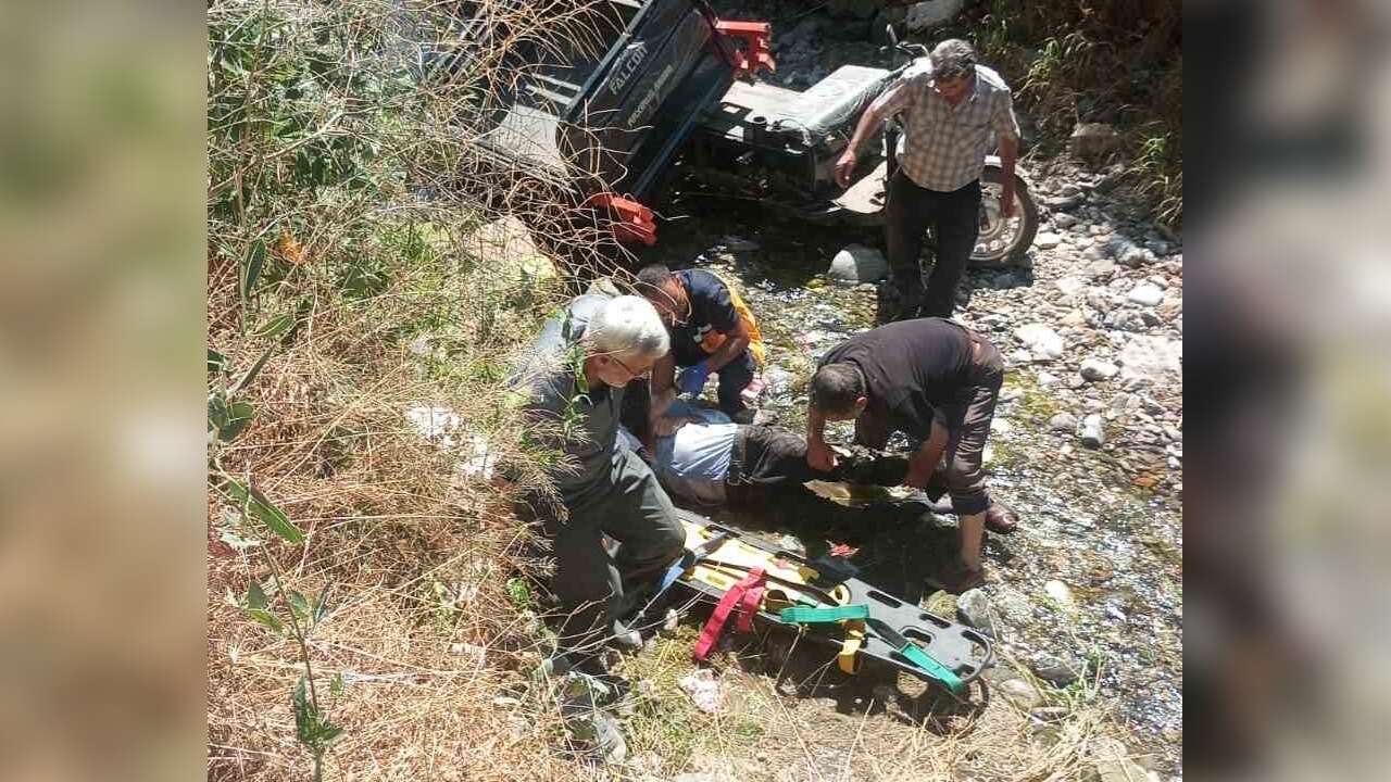 Motor Dere Yatağına Devrildi: Dede Öldü, 2 Torunu Yaralandı