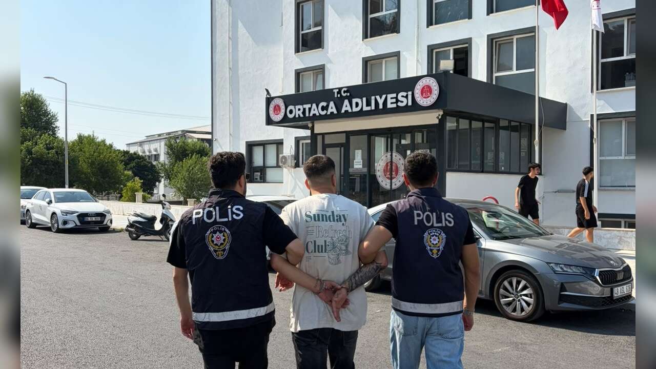 Muğla Dalaman Havalimanı’nda 22 Yıl Hapis Cezası Bulunan Hükümlü Yakalandı