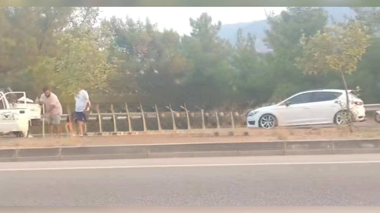 Muğla’da Sürücü Direksiyon Hakimiyeti Kaybetti: Pikap Yan Yattı