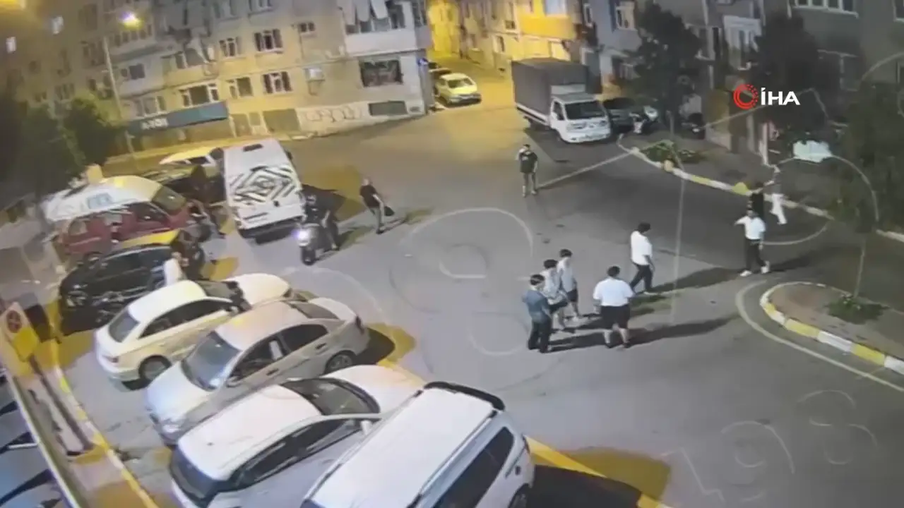 Sosyal Medyada Başladı, Sokakta Tartıştılar  19 Yaşındaki Genç Hayatını Kaybetti