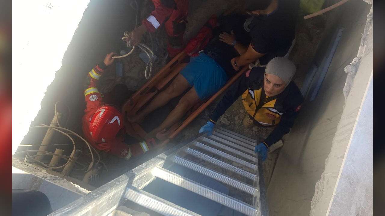 Bodrum'da Bir Kişi 5 Metrelik Havuz Makine Dairesine Düştü
