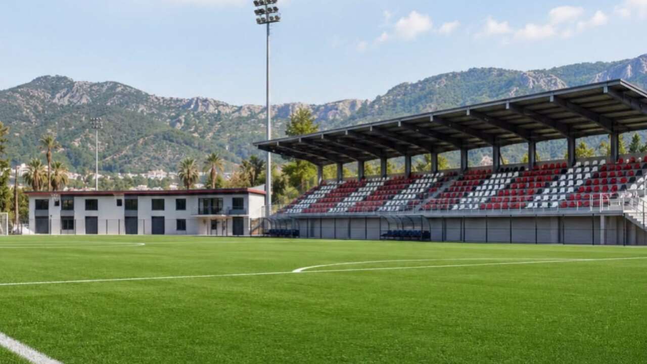 Marmaris İlçe Sahası Yenileniyor