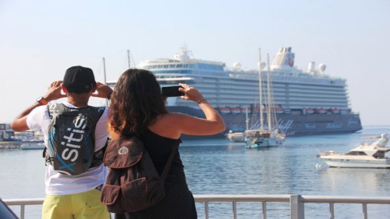 4 bin kişi ilçeye akın etti