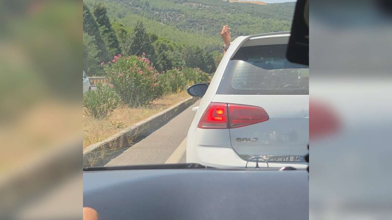 Menteşe’de Yangın Tehlikesine Davetiye: Sigara İzmaritini Araçtan Böyle Attı