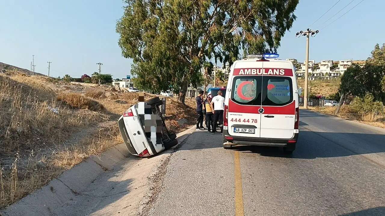 Muğla'da Otomobil Su Kanalına Uçtu