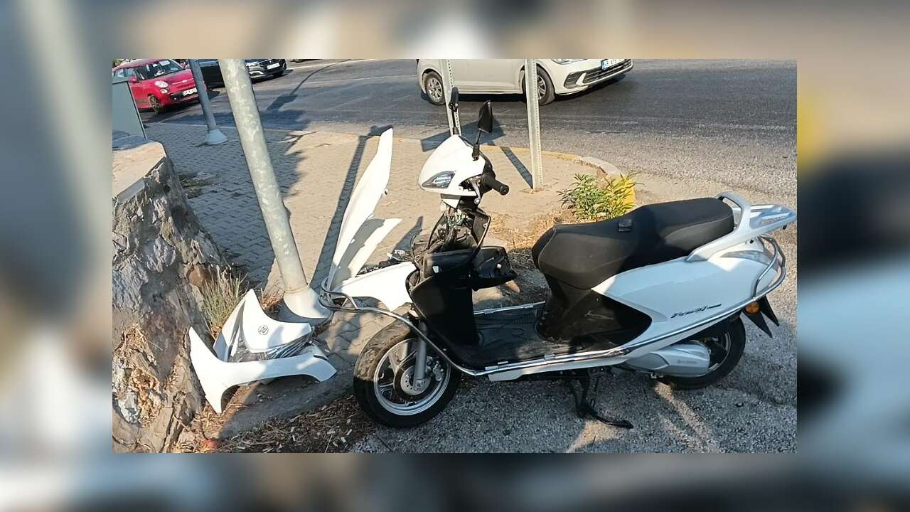 Muğla'da Otomobil ile Motosiklet Çarpıştı