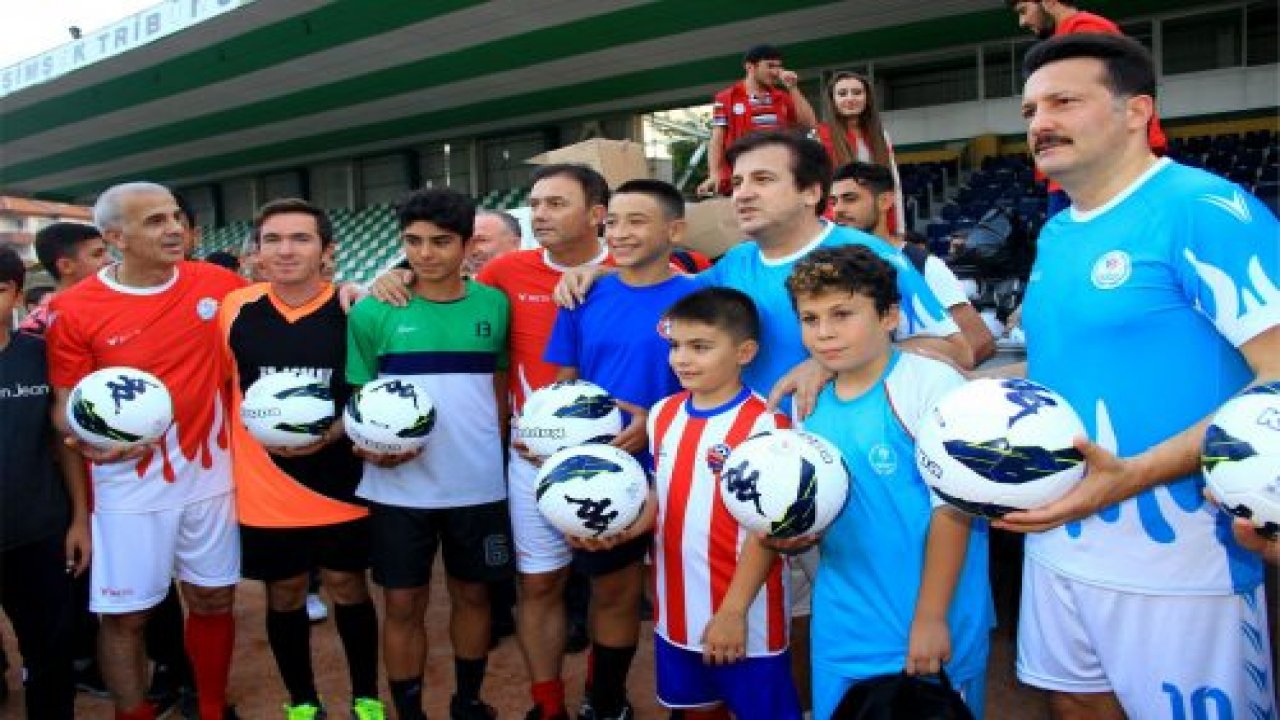 ‘Futbolun Efsaneleri’ Muğla’da