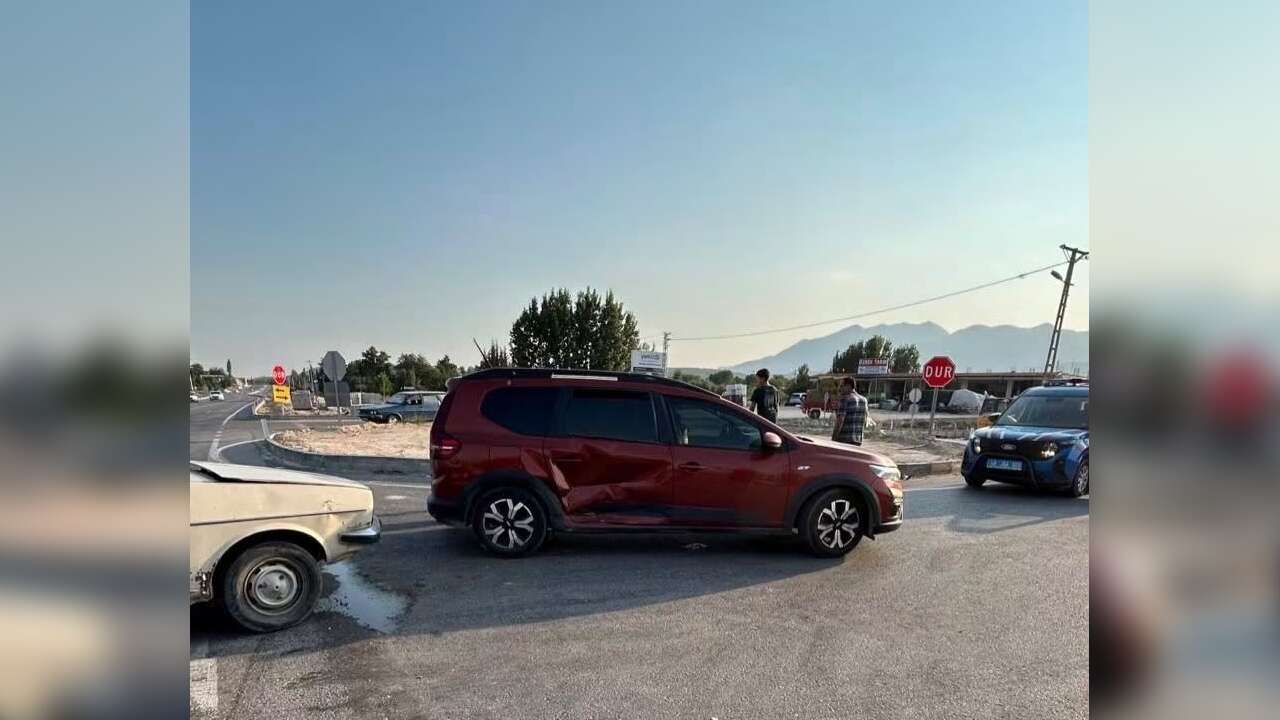 Muğla’da Trafik Kazası: İki Araç Çarpıştı, 1 Yaralı