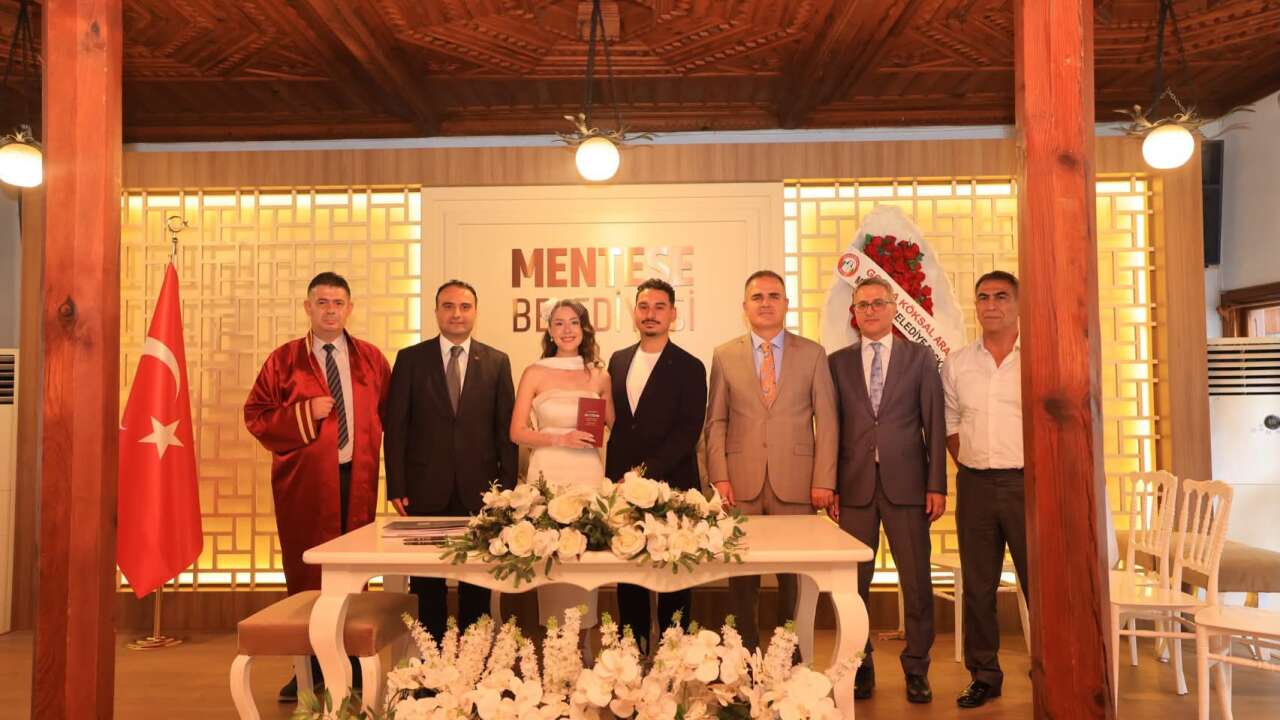 Muğla’da Şehit Berkant Şara’nın Yeğeni Gülayşe İrem Kurt ile Emre Topsakal Evlendi