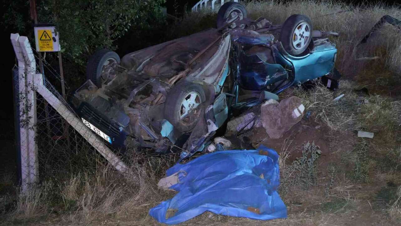 Tofaş Takla Attı, 17 Yaşındaki Ceren Hayatını Kaybetti
