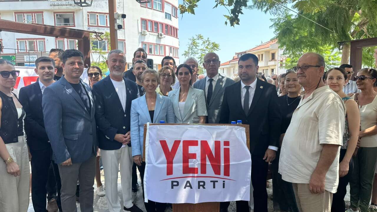 Datça Belediye Başkanı Aytaç Kurt YENİ Parti’ye Geçti, 10 Meclis Üyesi de Katıldı