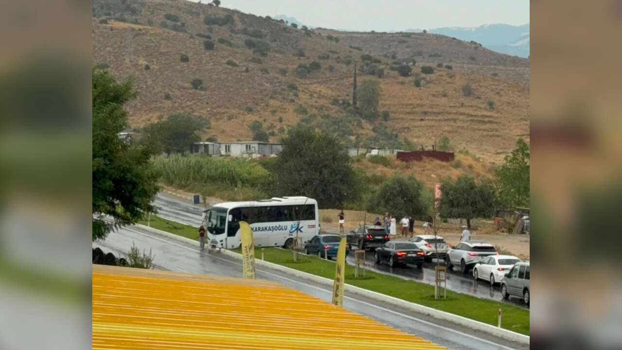 Muğla’da Otobüs Kazası, Yağış Nedeniyle Kontrolden Çıktı
