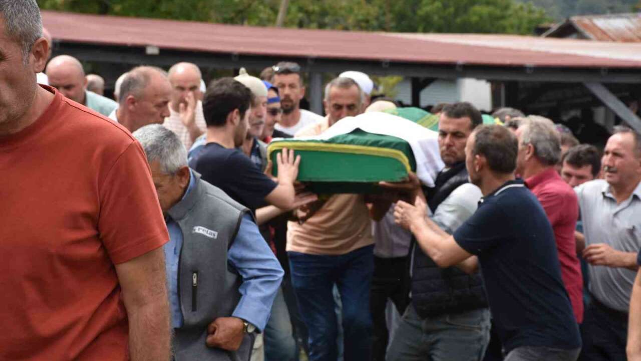 Aynı Aileye 8 Ayda İkinci Acı: Fındık Bahçesinde Fenalaşan Baba Toprağa Verildi