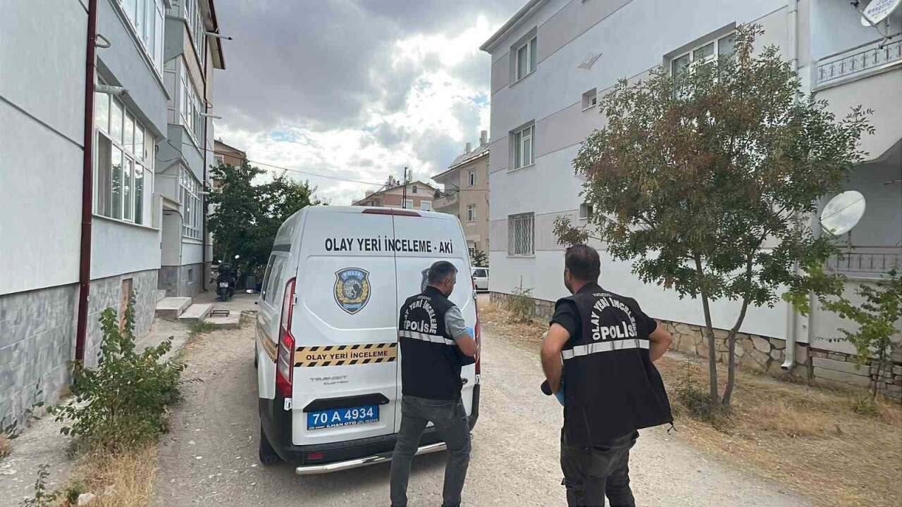 Apartmanın Merdiveninden Düşüp Hayatını Kaybetti