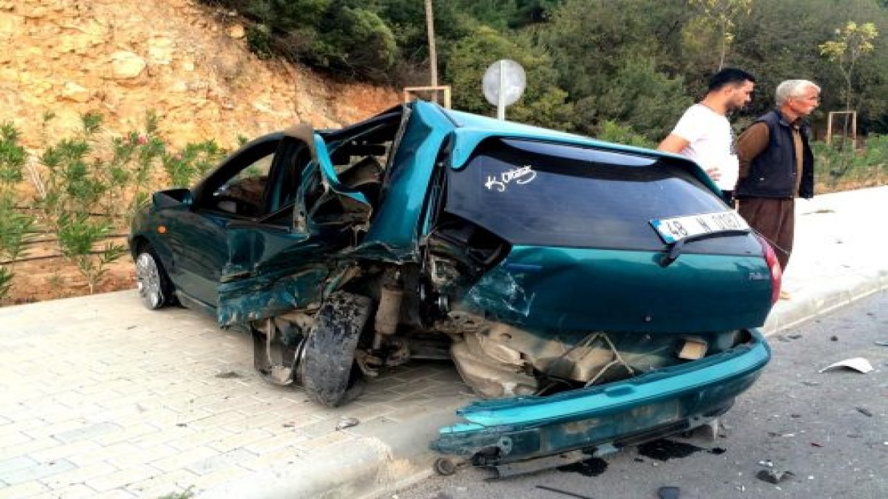 Araçta kocasını bekleyen hamile kadın neye uğradığını şaşırdı