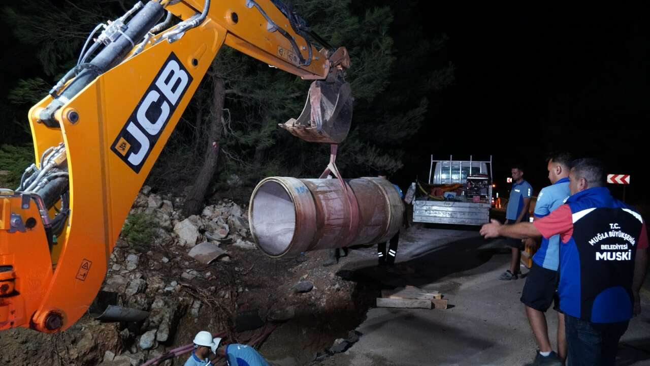 MUSKİ’den Bodrum’da Gece Mesaisi: İçme Suyu Hattı Arızası 9 Saatlik Çalışmayla Giderildi