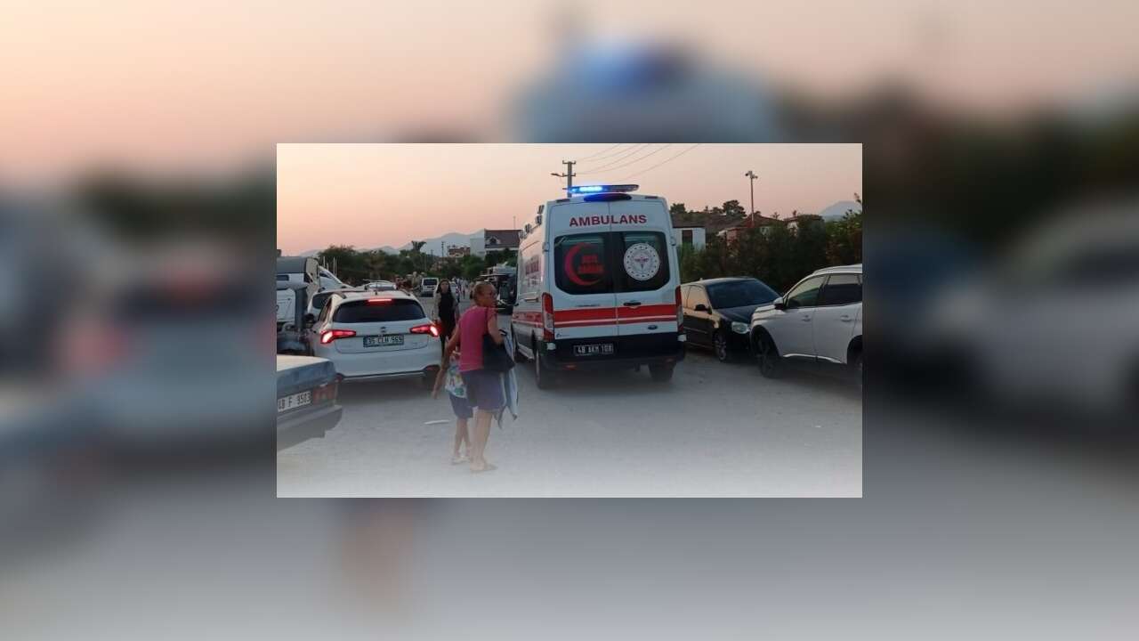 Fethiye Çalış Plajı’nda Yaşlı Kadın Kafasını Çarparak Yaralandı