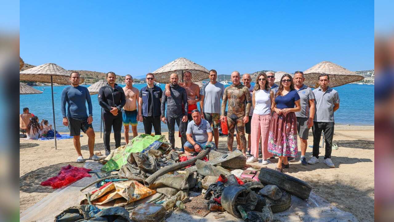 Bodrum'da Deniz Dibi Temizliği: Denizden 310 Kilogram Atık Çıkarıldı