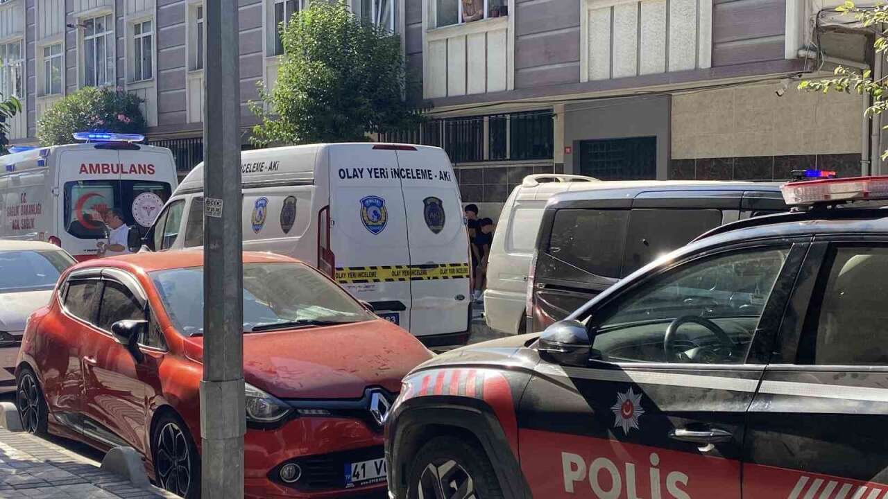 Evde Boğazı Kesilmiş Halde Bulunan Şahsın Kimliği Belli Oldu