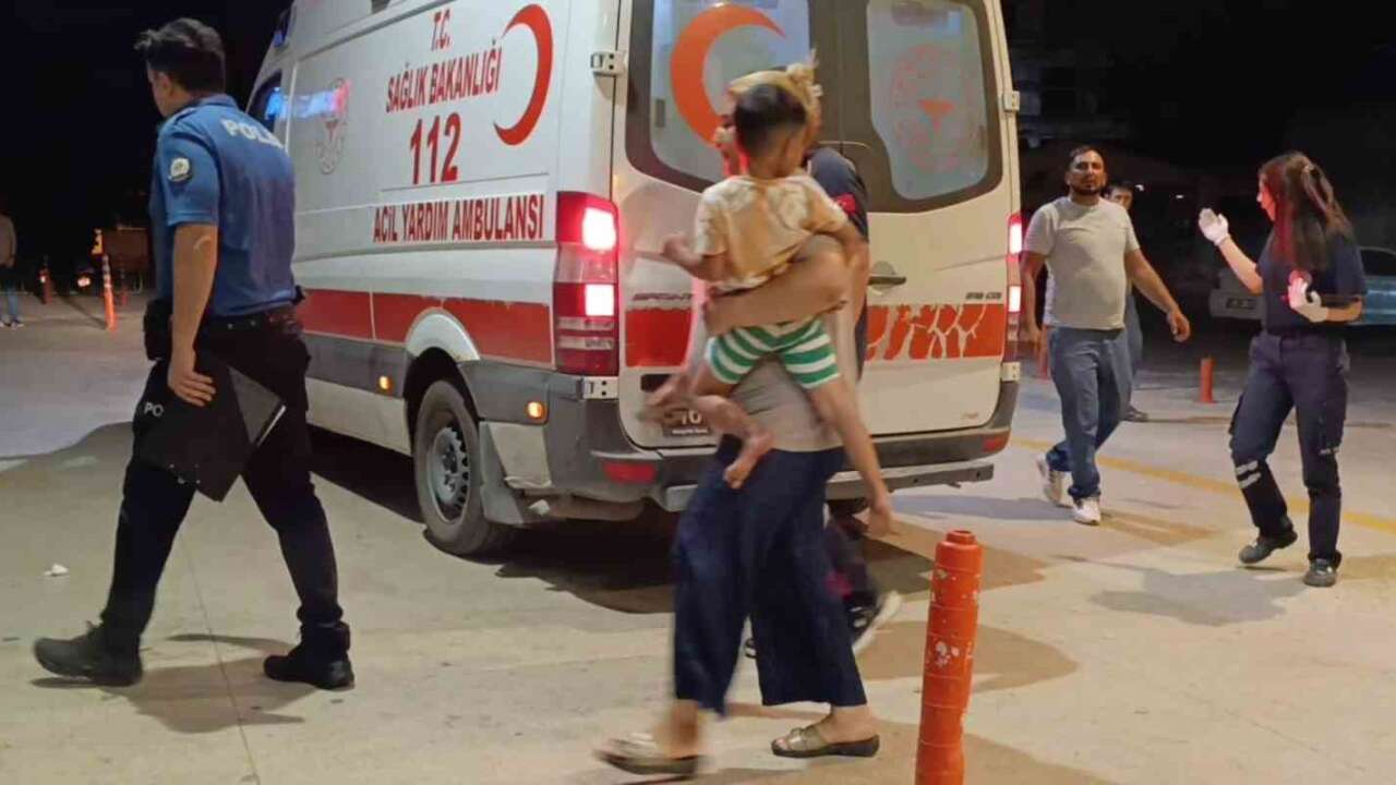 İki Grup Arasında Çıkan Tartışmada Tüfekten Çıkan Saçma Baba ve 4 Yaşındaki Oğluna İsabet Etti