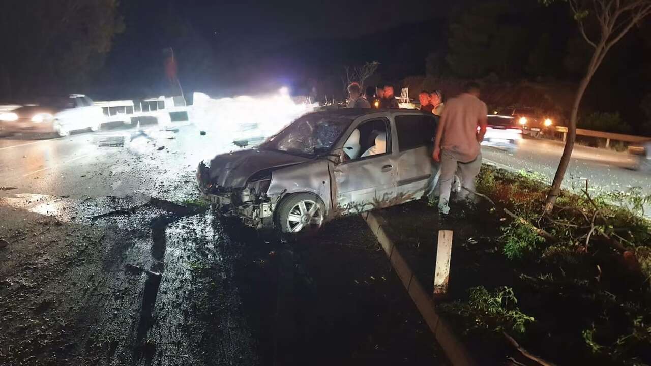 Muğla’da Film Gibi Kaza: Otomobil Takla Atıp Ağaçları Devirdi