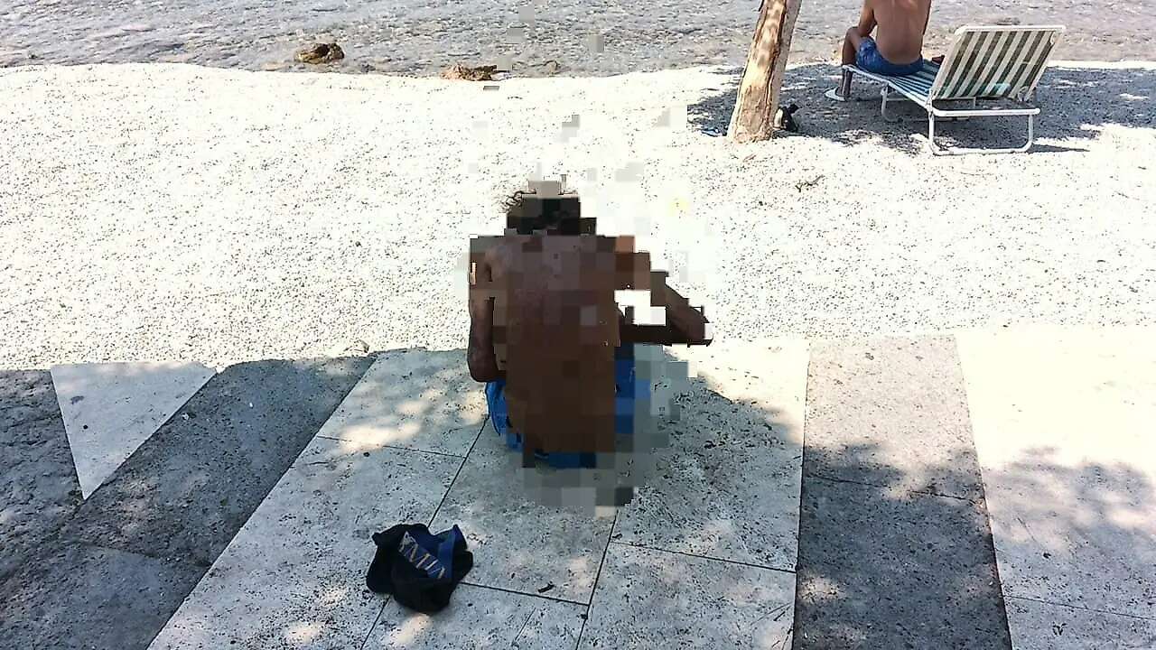 Muğla'da Sahilde Çıplak Gezen Şahıs Ekipleri Seferber Etti