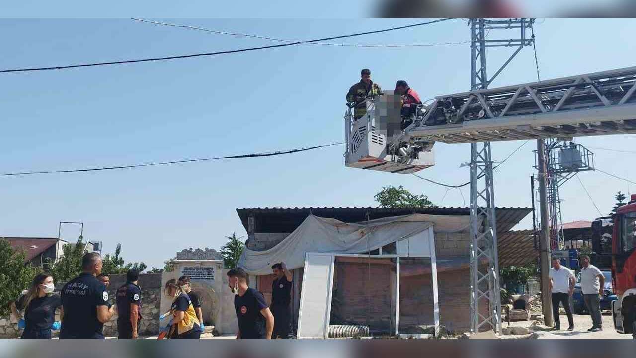 50 Yaşındaki Adam Elektrik Direğinde Asılı Halde Bulundu