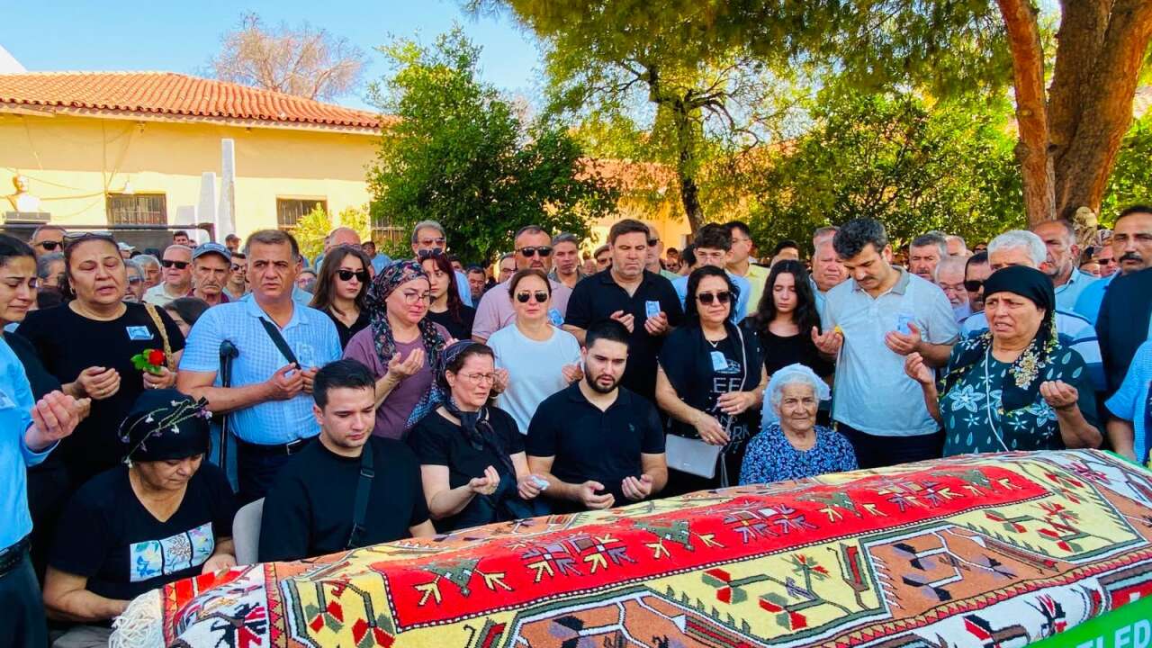 Ortaokul Müdürü  Erdal Ayaz Son Yolculuğuna Uğurlandı