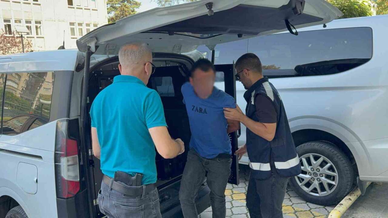Boşanma Aşamasındaki Eşini B*çakladı
