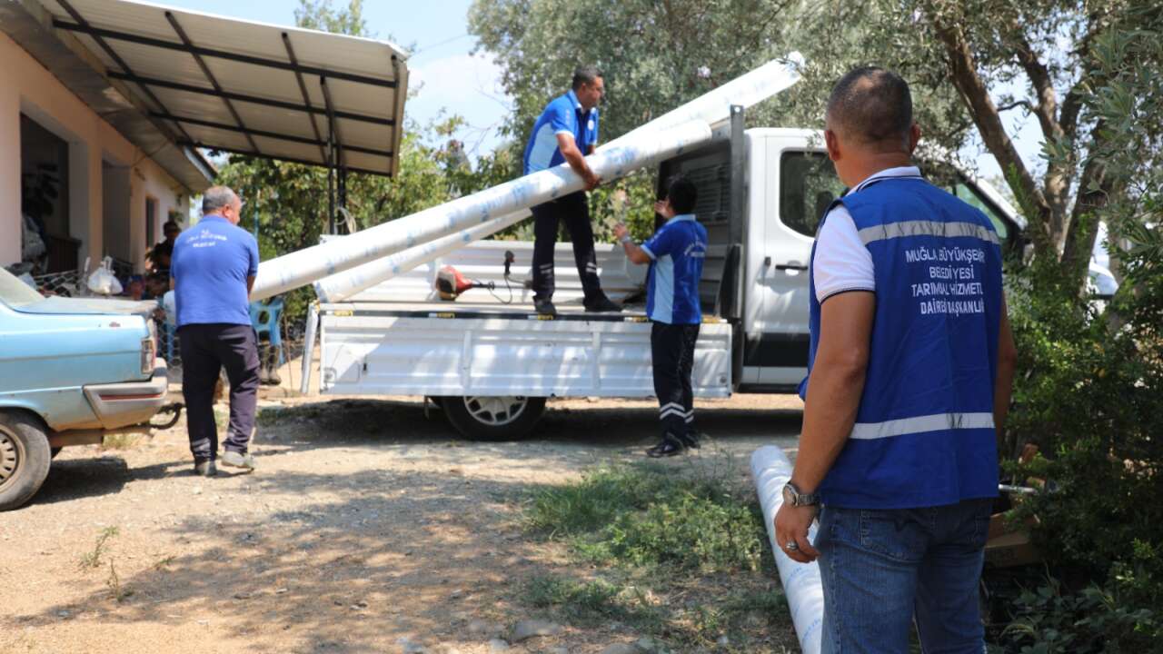 Köyceğiz’de Selde Serası Zarar Gören Üreticiye Büyükşehir’den Destek