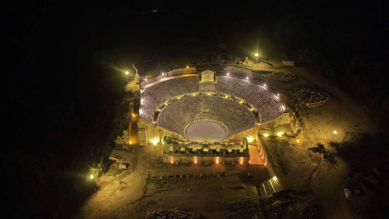 Tlos Antik Tiyatrosu Güneş Enerjisiyle Aydınlanacak