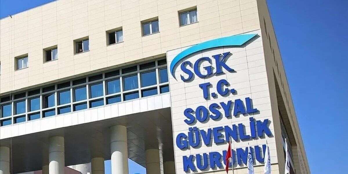 SGK'dan İşverenlere ve Bağ-Kur'lulara Önemli Duyuru: Hafta Sonu Mesaisi Yapılacak
