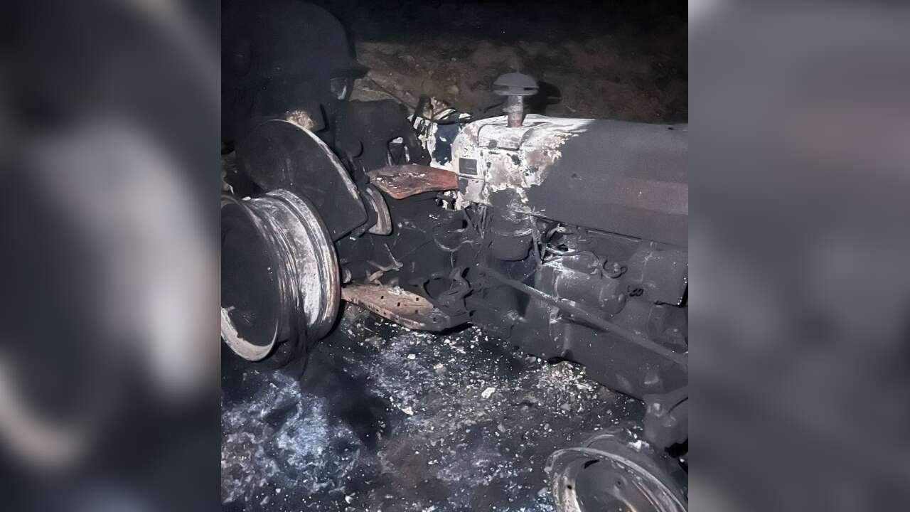 Alevlerin Ortasında Can Pazarı, Traktörü Yandı, Son Anda Kurtarıldı