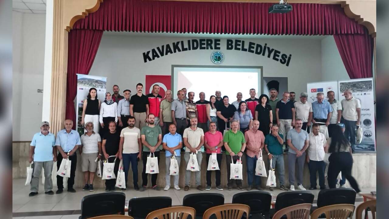 Kavaklıdere 'de Ceviz Üreticilerine Yönelik Eğitim: 70 Üreticiye Uygulamalı Bilgiler Aktarıldı