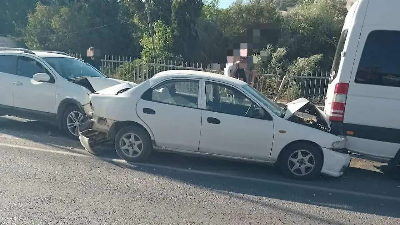 Muğla’da Zincirleme Kaza, 3 Araç Birbirine Girdi