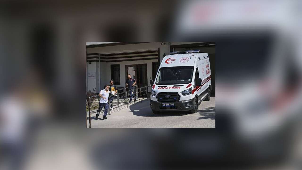İki Otomobil Çarpıştı: Uzman Çavuş Hayatını Kaybetti