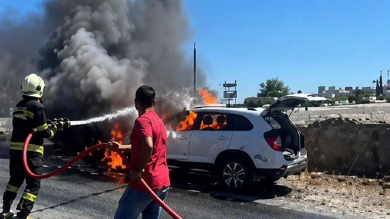 Muğla'da Seyir Halindeki Otomobil Alev Alev Yandı