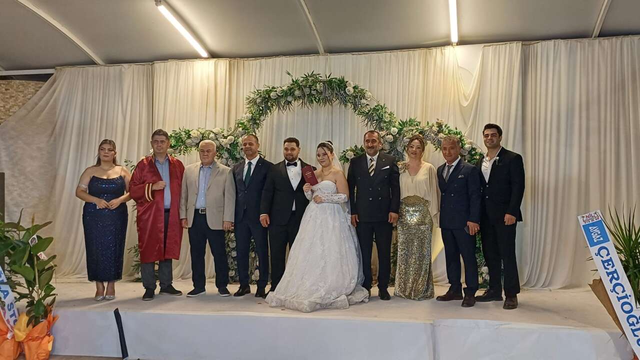 Hasan Mert Akgül ve Perinur Kale Menteşe’de Görkemli Düğünle Evlendi