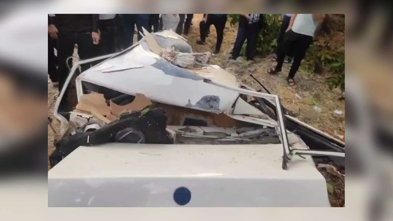 Kontrolden Çıkan Otomobil Ağaca Çarptı: 1 Ölü, 2 Yaralı