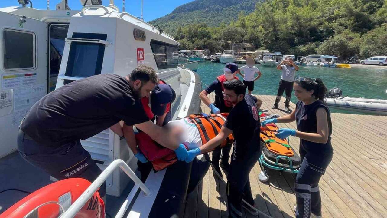 Fethiye Açıklarında Teknede Yaralanan Vatandaş Kurtarıldı