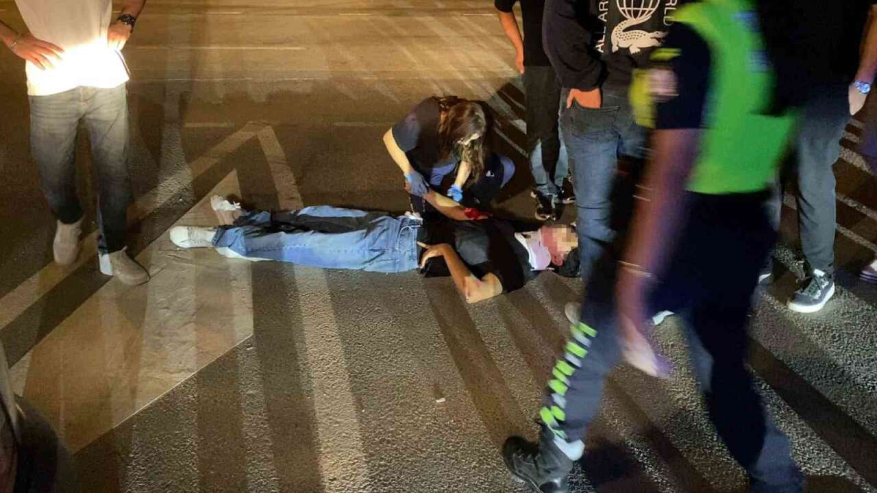 Otomobil ile Motosiklet Çarpıştı: 2 Genç Yaralandı